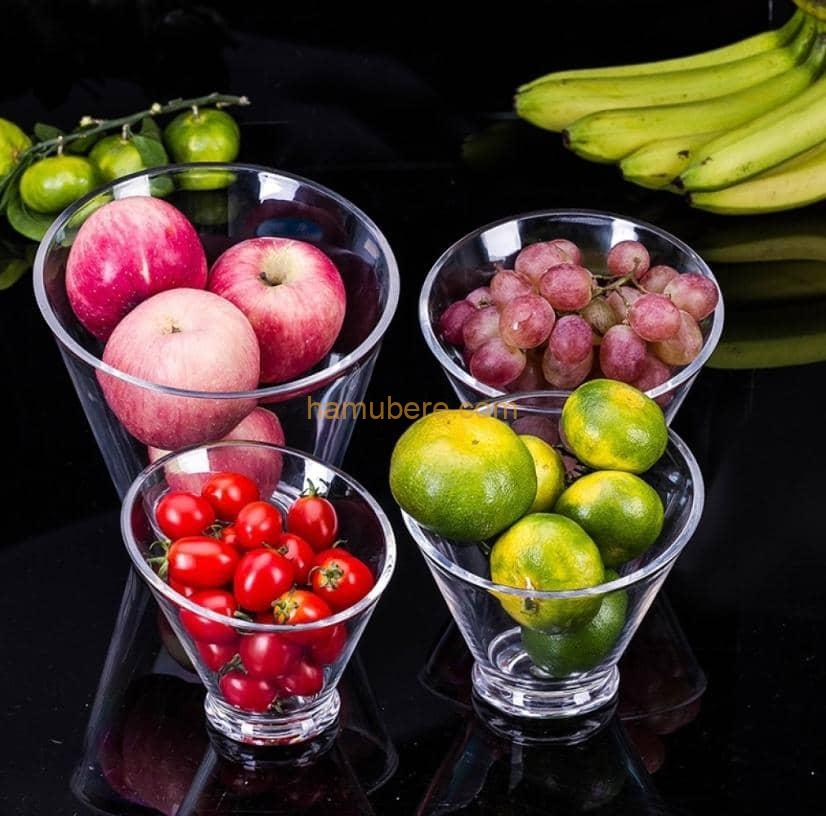 Stylish and unique transparent show plates for event