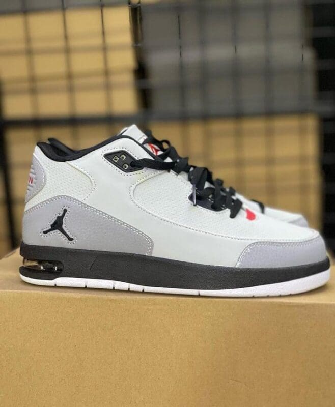 JORDAN AFTER GAME BLACK WHITE