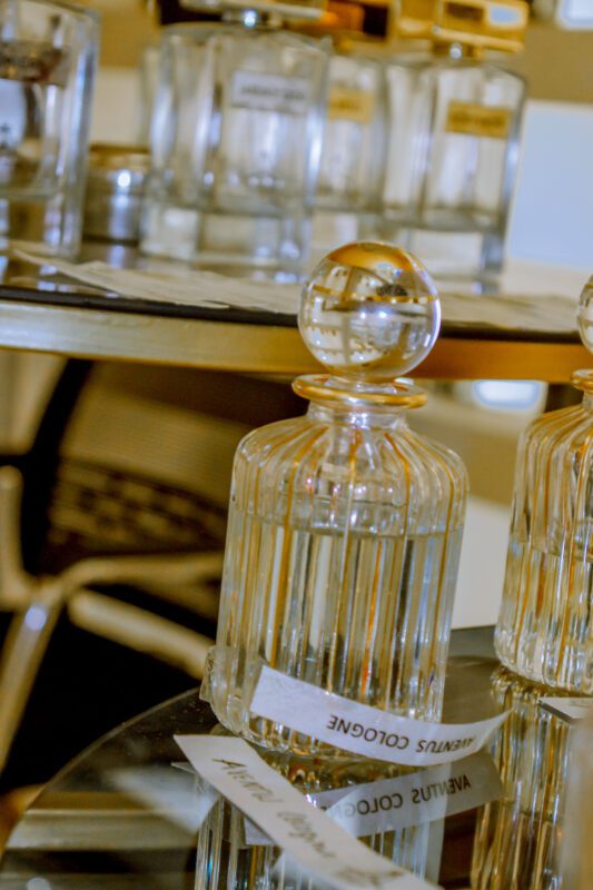 Luxury 120ml Gold Painting By Hand Glass Golden Display Bottle Oud Oil Perfume Decanter