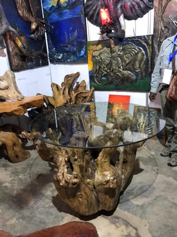 Arts (urusobe rw’ibinyabuzima) Byakorewe mu Rwanda ,bikorwa mubiti ,irakomeye kandi igaragara neza