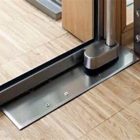 GLASS DOOR SPRING FLOOR