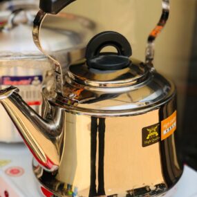 Whistling  tea kettle 1L